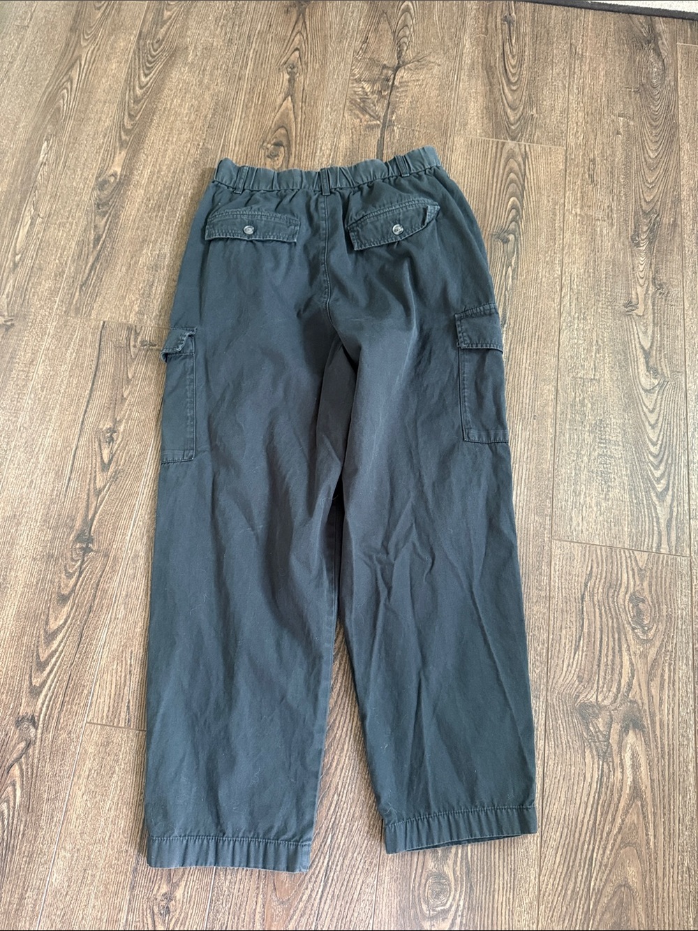 GAP Ladies Black Barrel Leg Cargo Pants 6 - Picture 7 of 9